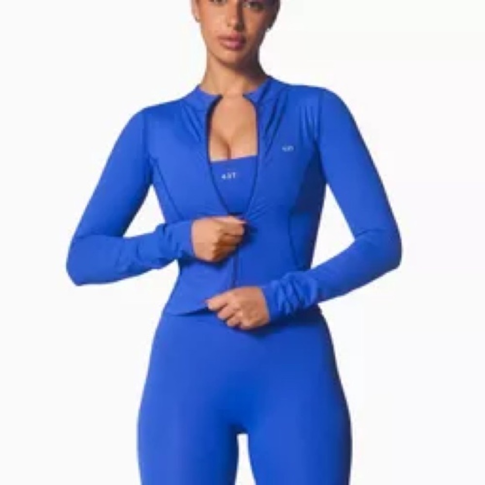 437 The Curve Jacket - Glacier Blue